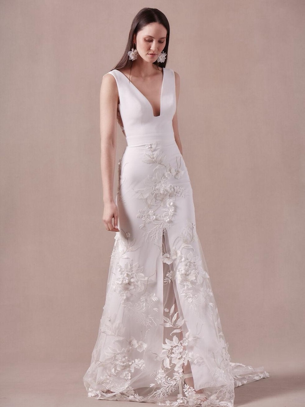 Elegant White V-Neck Bridal Gown with 3D Floral Embroidery